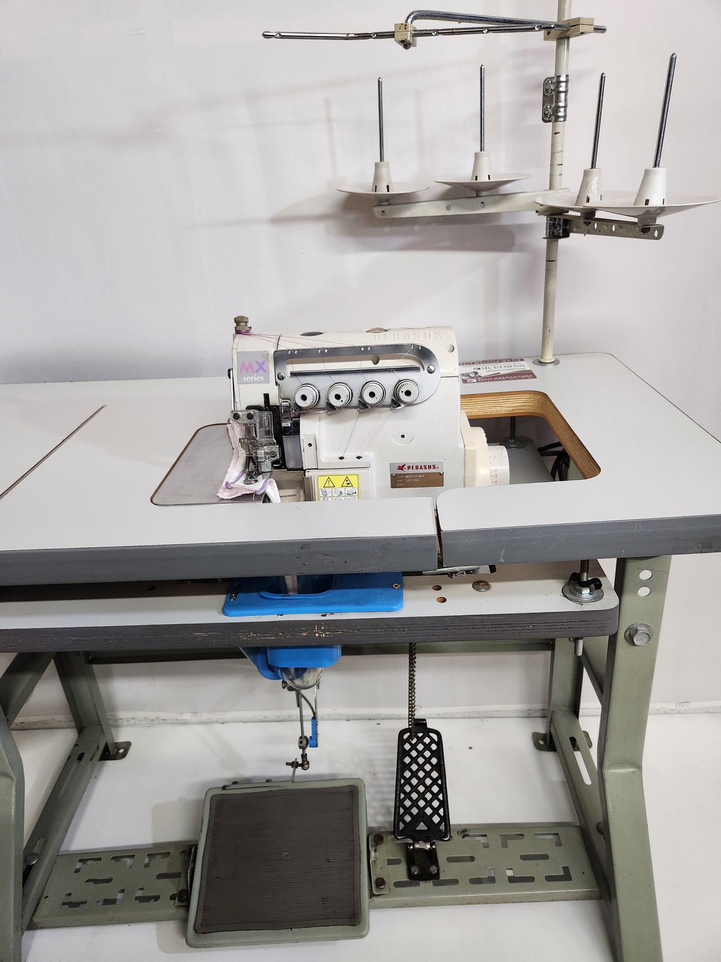 Pegasus MX 4thread Overlock machine with cutter and vacuum system(Used)