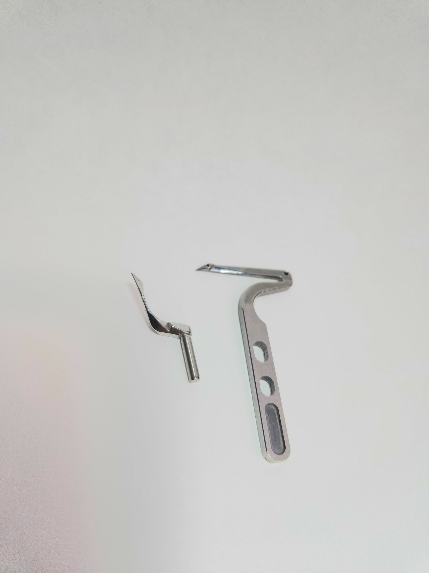 Looper / Needle Guard / Thread Guide
